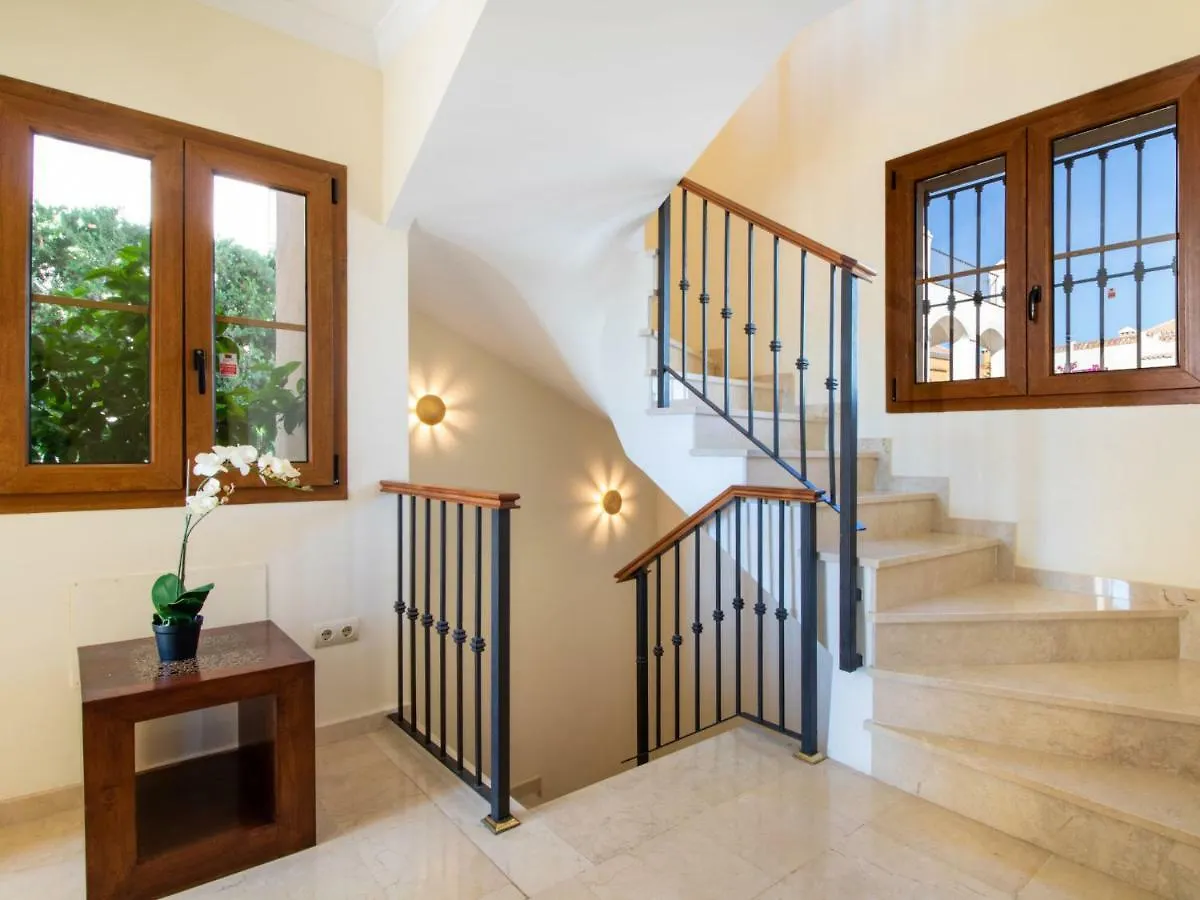 Holiday Home Villa Resina Golf 에스테포나
