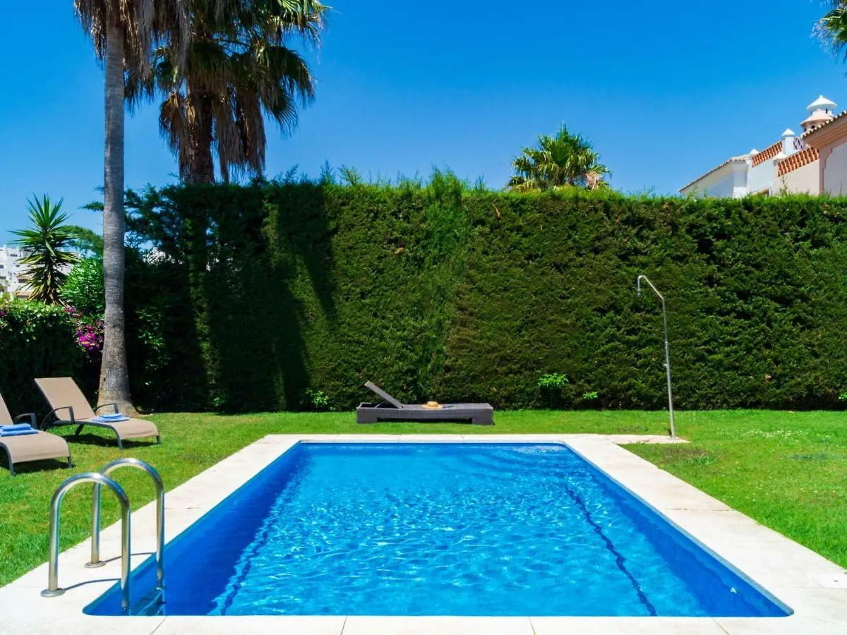Holiday Home Villa Resina Golf 에스테포나